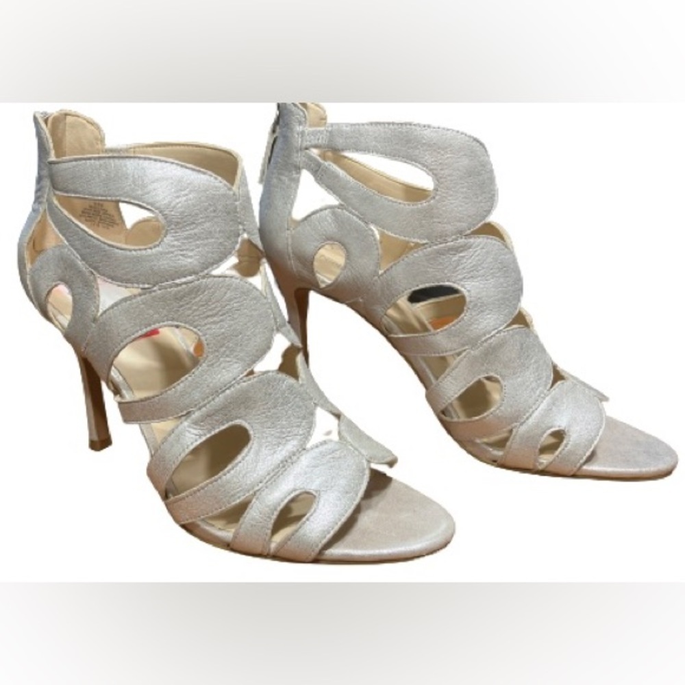 Nine West cut out Iridescent heels sz 9.5